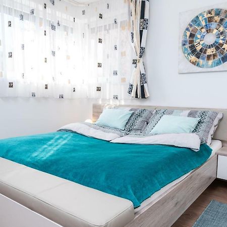 Defne Apartman Debrecen Eksteriør billede